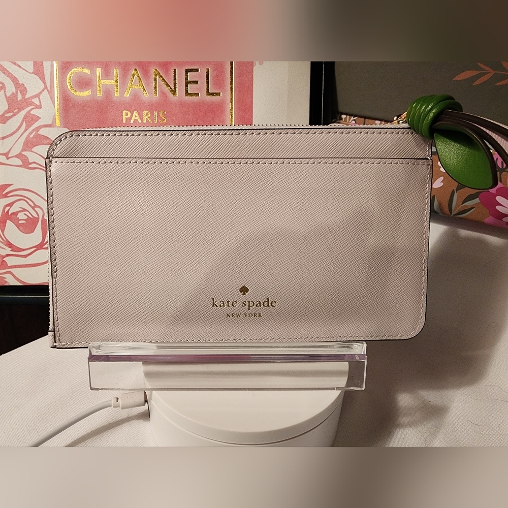 Kate Spade Pink Floral Clutch NWT - Picture 4 of 7